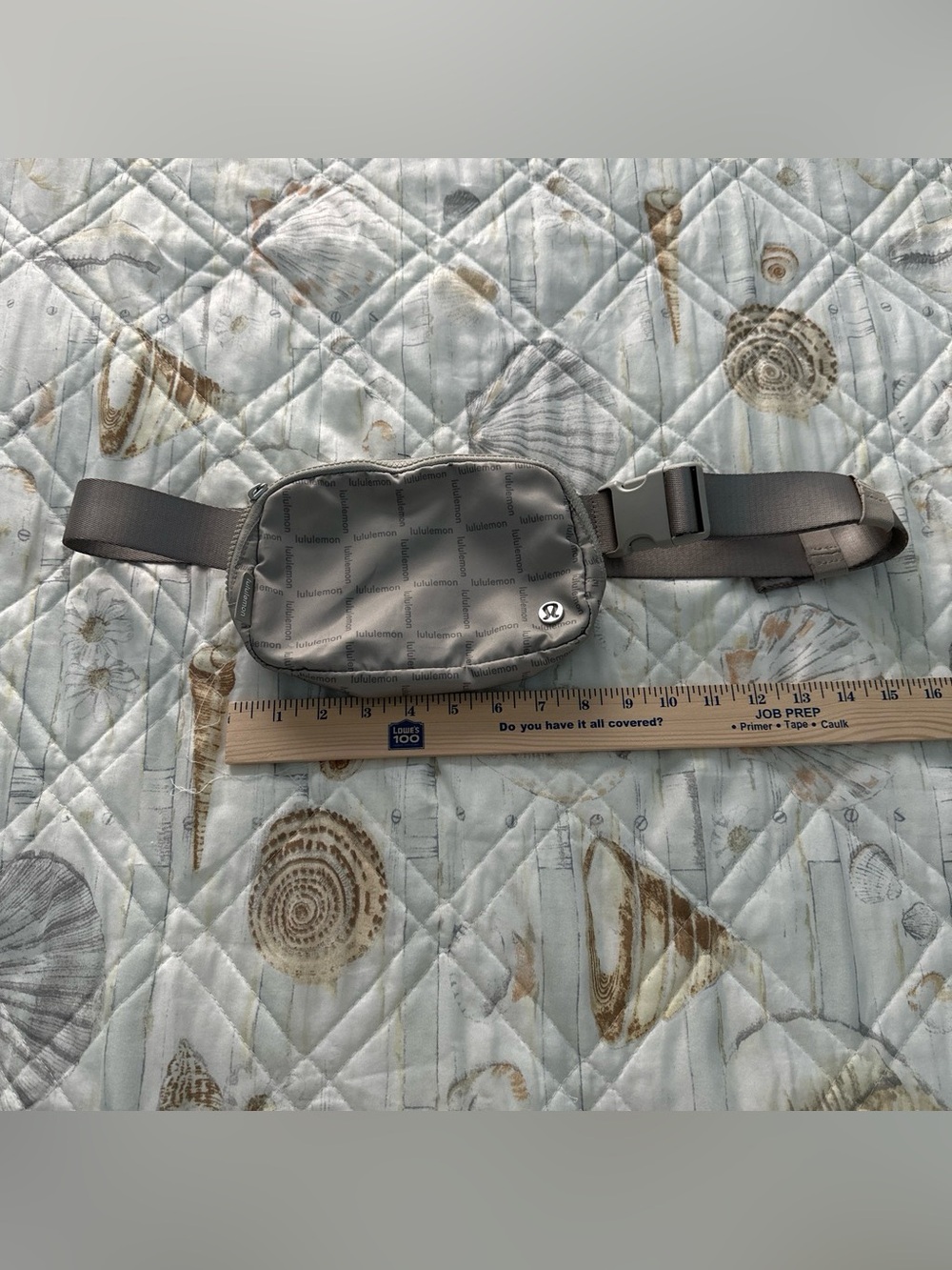 lululemon athletica Gray/Silver Belt Bag - Streamlined Everyday Carry